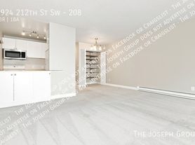 7924 212th St SW, Edmonds, WA