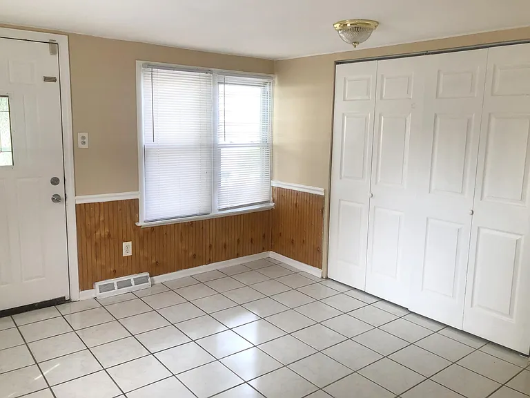 9820 Natoma Ave — Photo 12