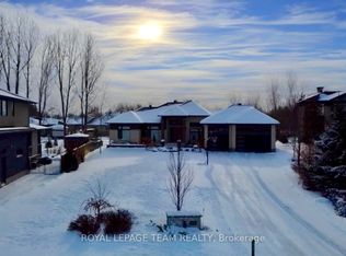 525 Leimerk Ct, Ottawa, ON K4M 0E8