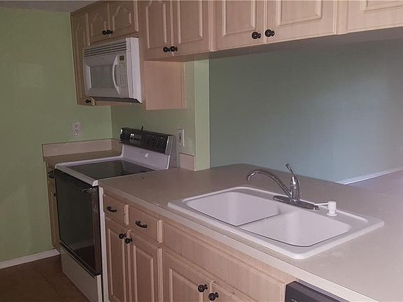 4th image of 4546 Cedarwood Village Dr