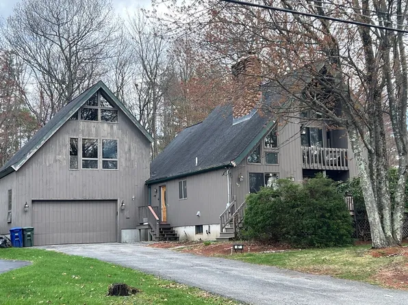 87 Norwood Ave, Leominster, MA 01453