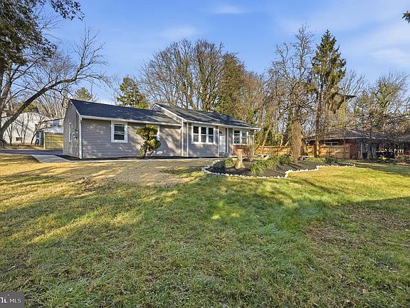 2nd image of 2137 Veale Rd
