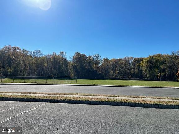 2nd image of 49 Arrowhead Dr