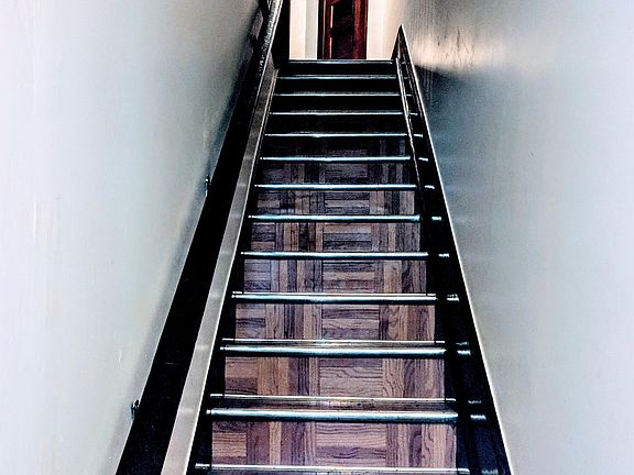 3rd image of 705 Oak Hill Ave APT 2
