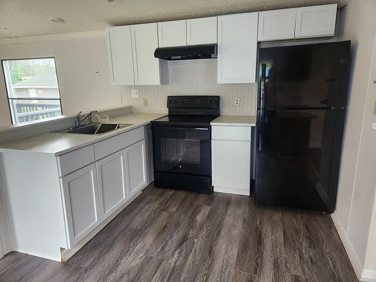 121 Connector Rd — Photo 3