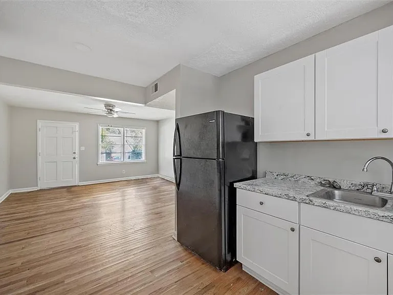 190 Opal Dr — Photo 2