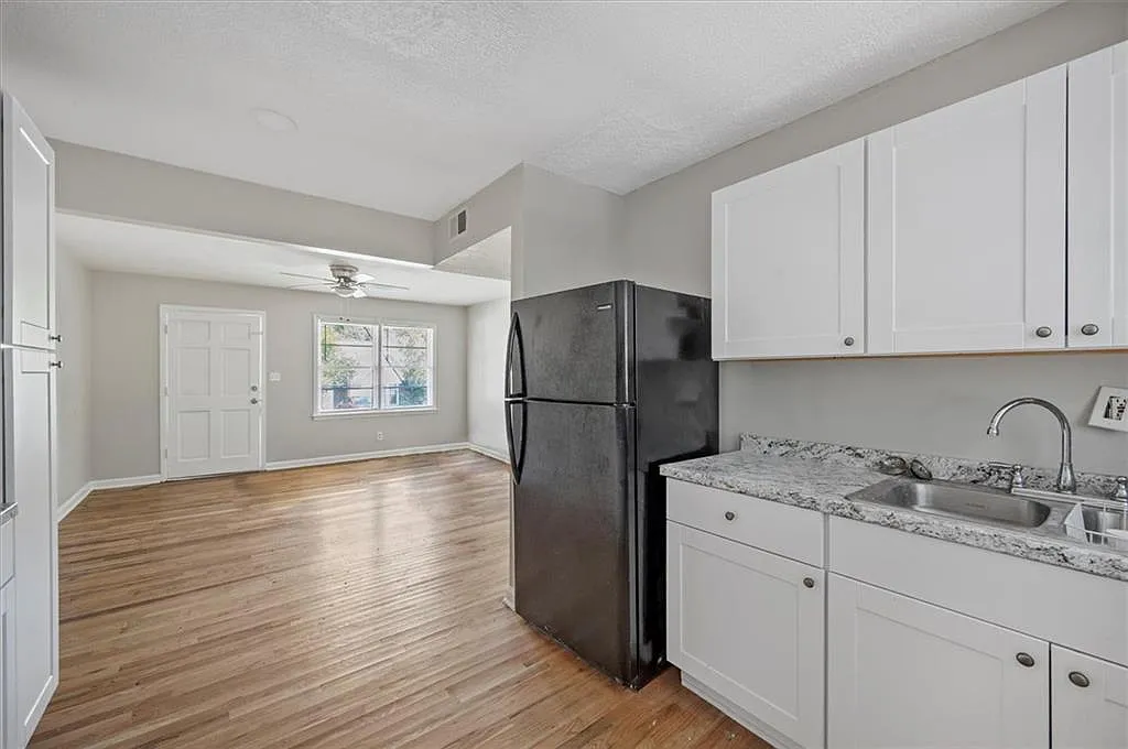 Building Photo - 190 Opal Dr