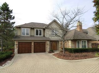 558 Rivershire Pl, Lincolnshire, IL 60069