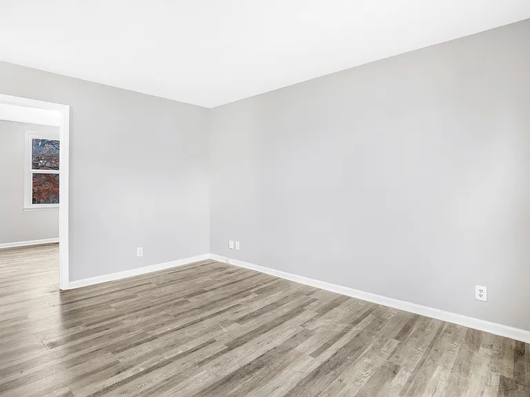 838 Circle Dr — Photo 5