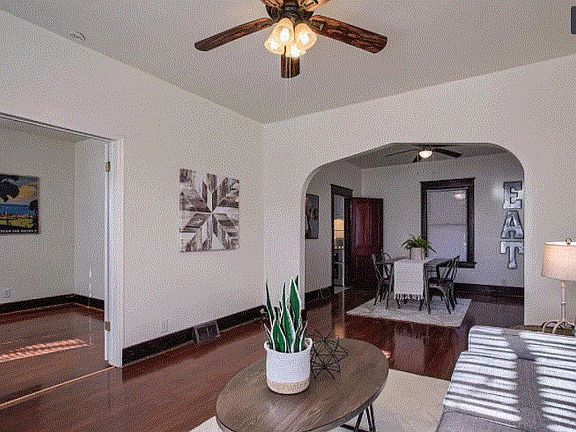 4th image of 923 S 24th St #1