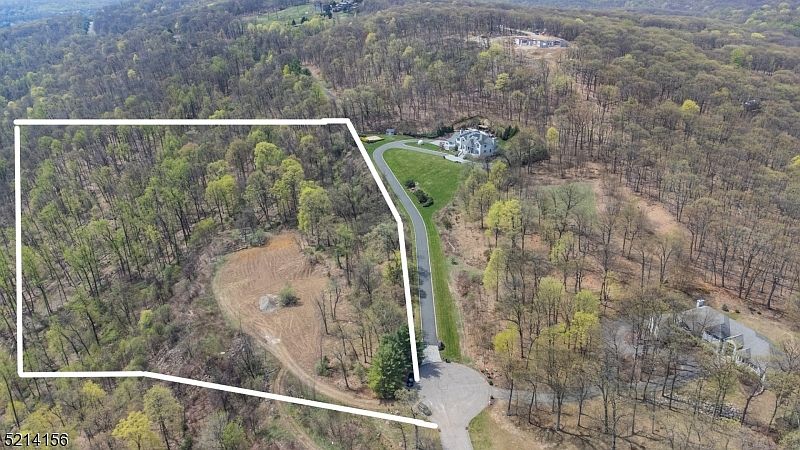 1st image of 18 Elizabeth Dr