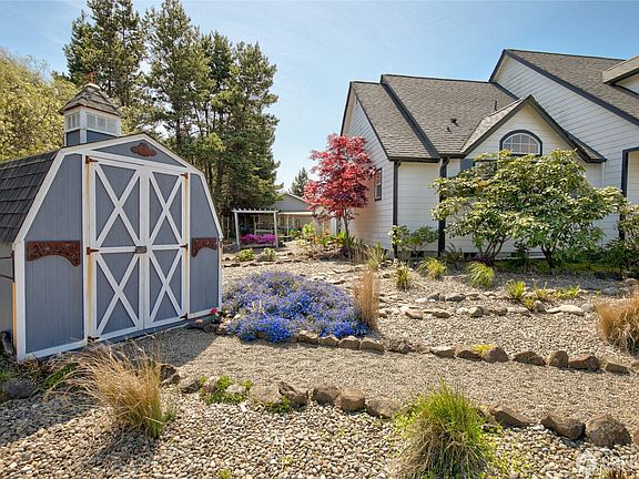 3rd image of 600 Ocean Shores Boulevard SW