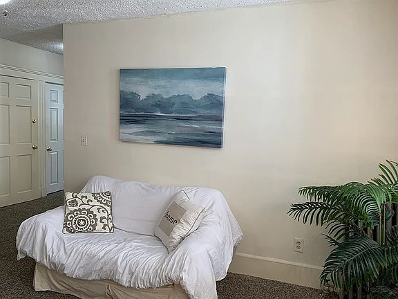 5th image of 68 Linden St APT 1