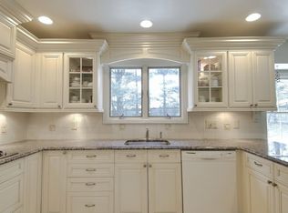 893 Heritage Rd, Moorestown, NJ 08057