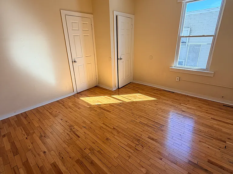 33 Dickerman St #D — Photo 8