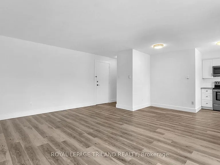 104 Devonshire Ave #504 — Photo 8