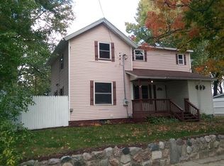 140 W 2nd St, Perry, MI 48872