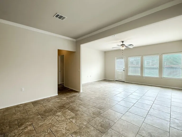 10001 Pinnacle Crest Loop — Photo 14
