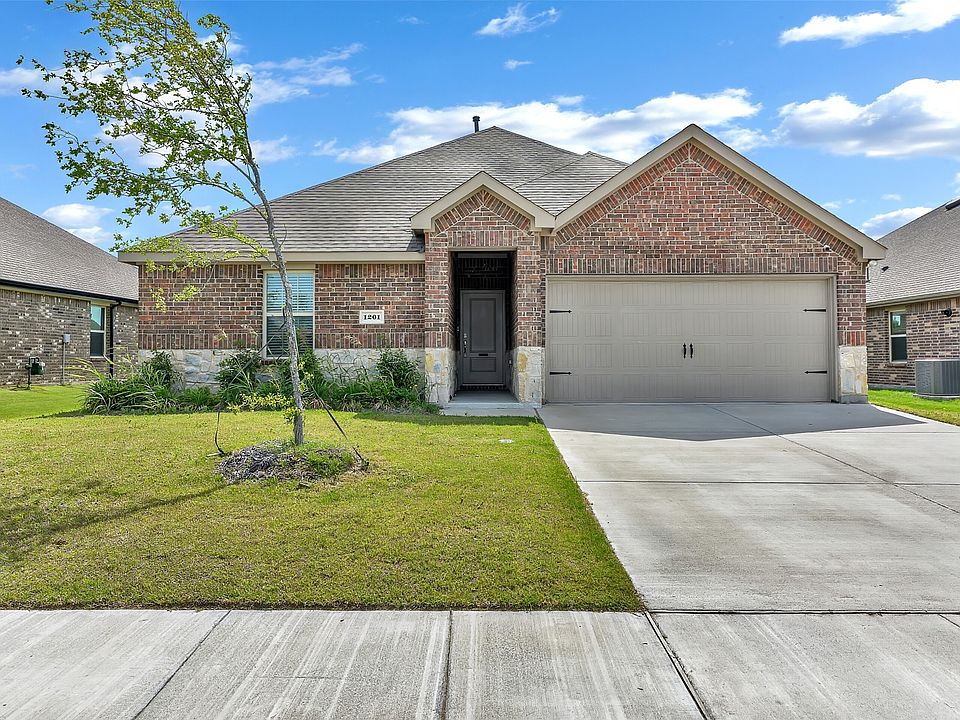 1st image of 1201 Blossom Court Dr