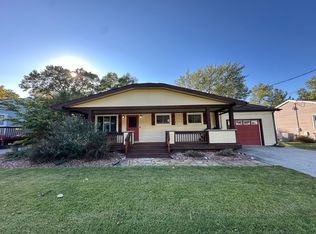 1203 Fairlane Dr, Valparaiso, IN 46383
