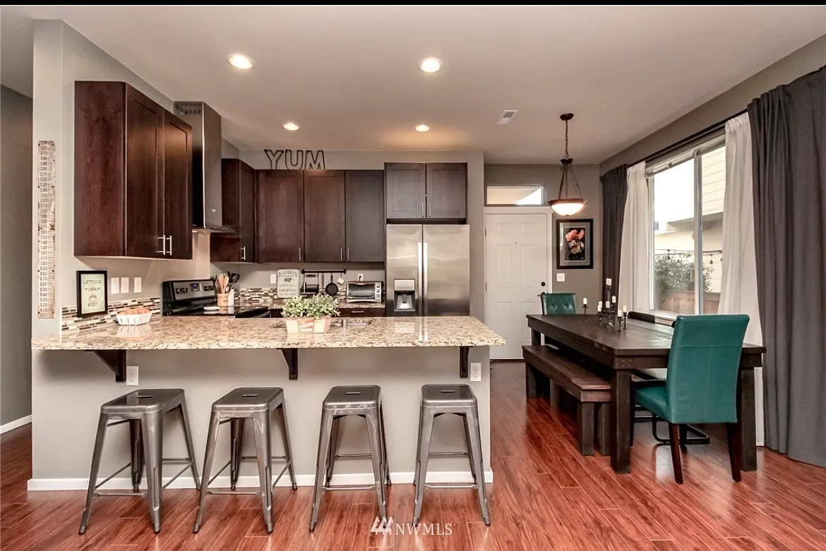 3 bed, 2.5 bath, 1514 sqft, $3,100 — Photo 4
