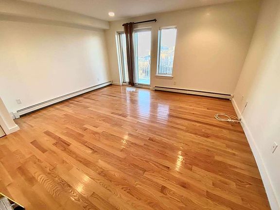 5th image of 31-32 38th St #4A