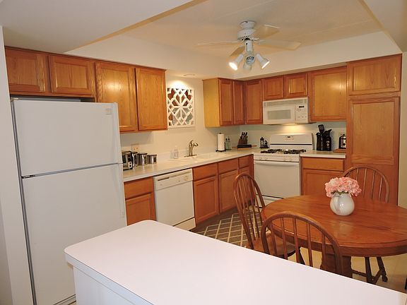 5th image of 6729 White Tailed Ln APT 1E