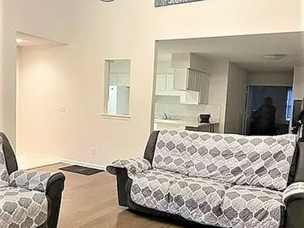 28 Brookfield Ln Unit 4, Buffalo, NY 14227