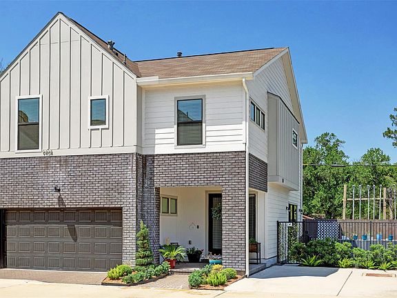 2nd image of 9404 Benbow Park Ln