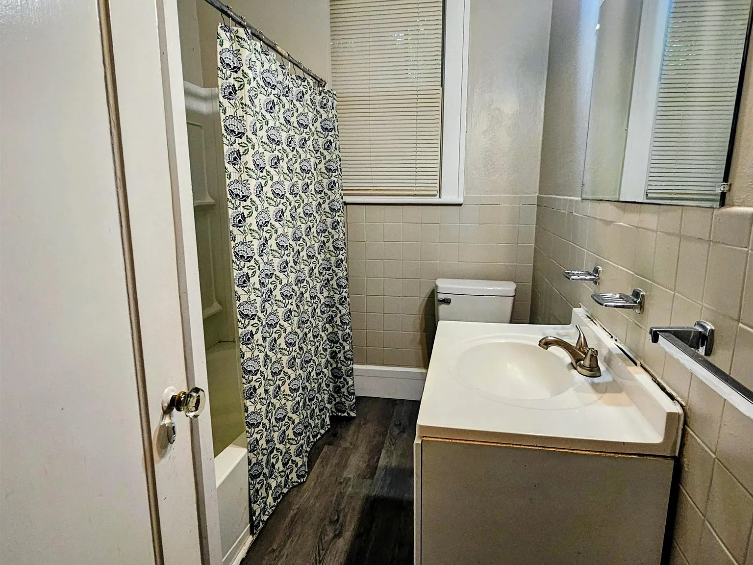 3 bed, 1.5 bath, 2165 sqft, $1,200 — Photo 3