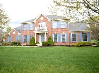 11880 Riveroaks Dr, Loveland, OH 45140
