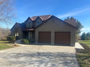 1106 Timberlane Dr, Sabetha, KS 66534