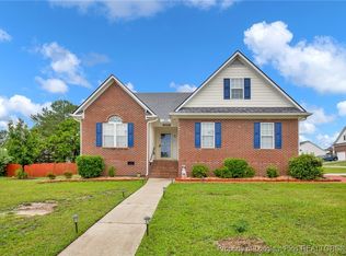 4006 Craigwood Ln, Hope Mills, NC 28348