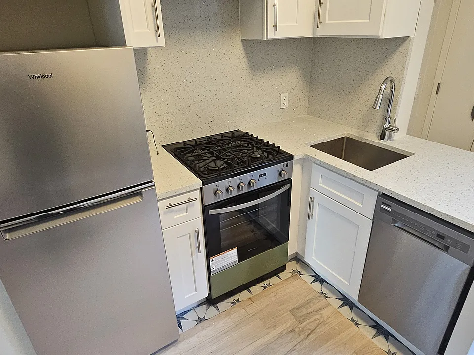 245 E 62nd St #5