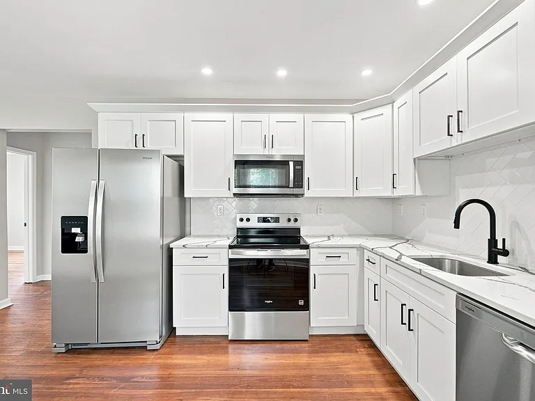 107 Broad Ave — Photo 5