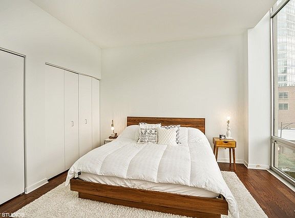 5th image of 700 N Larrabee St APT 310