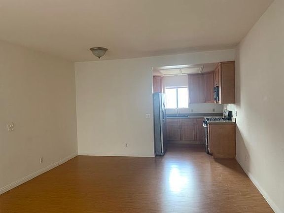 5th image of 1931 Overland Ave APT 202