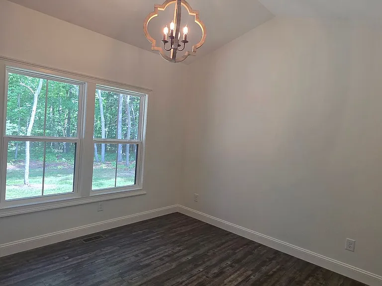 701 Westchester Dr — Photo 12