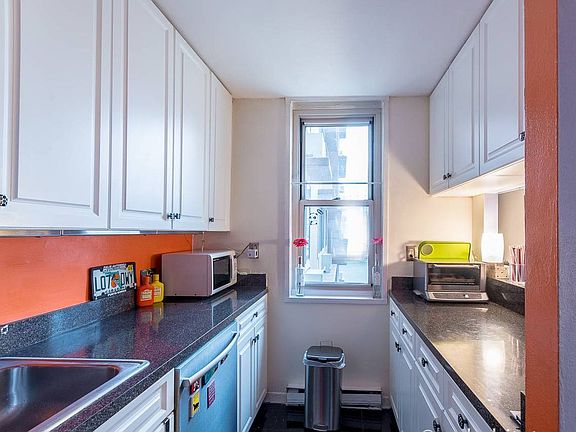 2nd image of 206 E 87th St #4F