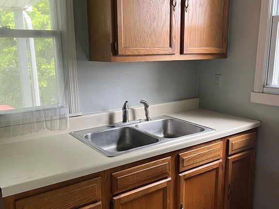 4th image of 310 Knarr St #A
