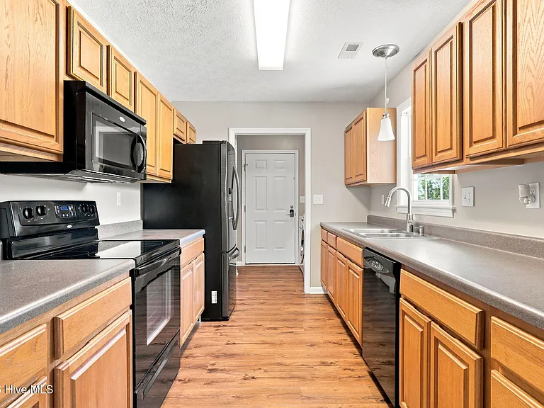 308 Carrie Ct — Photo 11