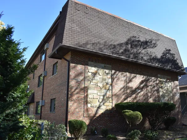 926 Dunlop Ave APT 101, Forest Park, IL 60130