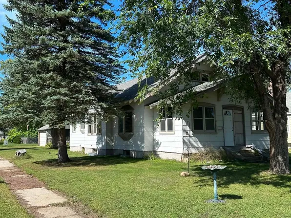 227 3rd St SW, Staples, MN 56479