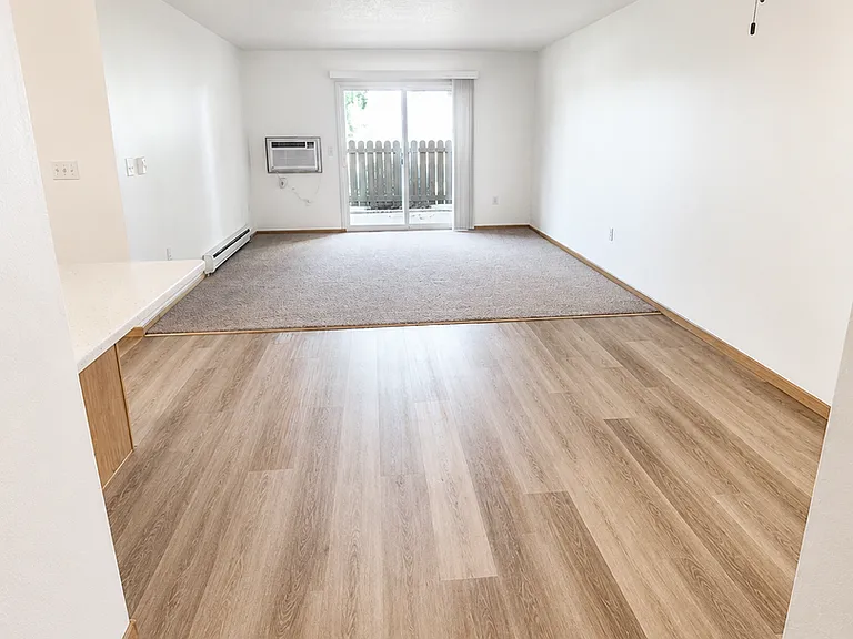 Murdock Apartments — Photo 19