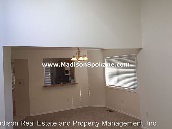 4th image of 911 N Mitchell Ct