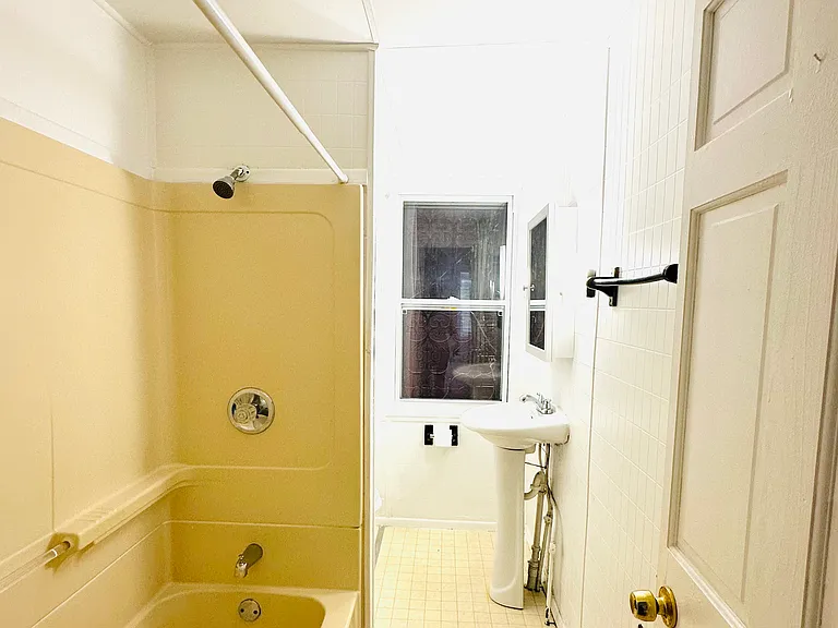 149 N Union St — Photo 11