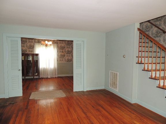 3rd image of 411 Highland St