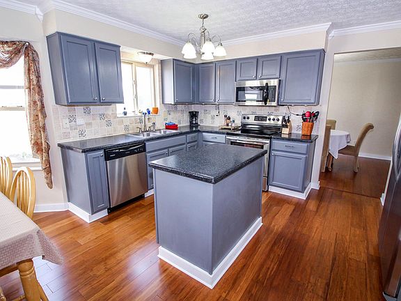 3rd image of 7091 Bryemar Dr