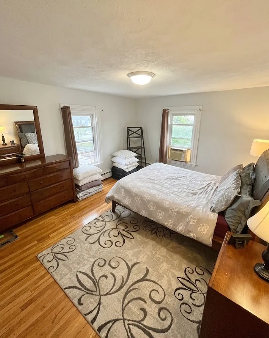 3 bed, 9999 sqft, $3,000 — Photo 4