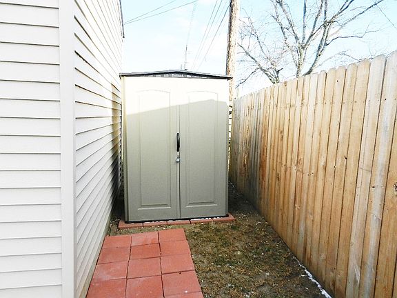 2nd image of 4001 Sexton Dr